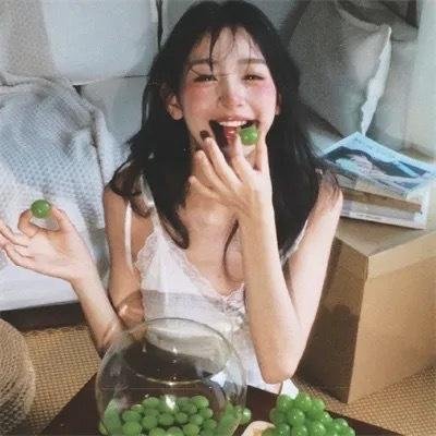 女人河海报