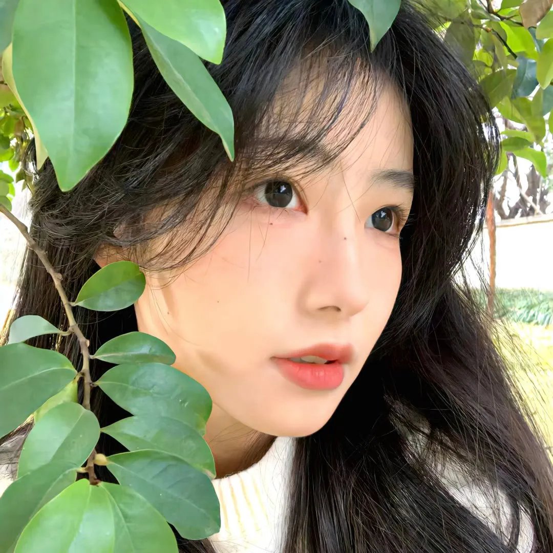 扭曲效应海报